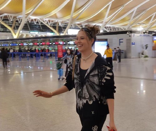 谷愛凌曬健身照,身材苗條健碩腹肌,與前段壯實(shí)老氣形成鮮明對比